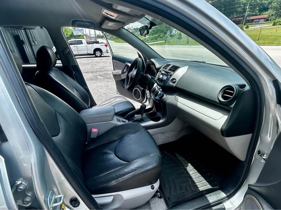 2008 Toyota RAV4 3rd Gen - Image 11 of 20