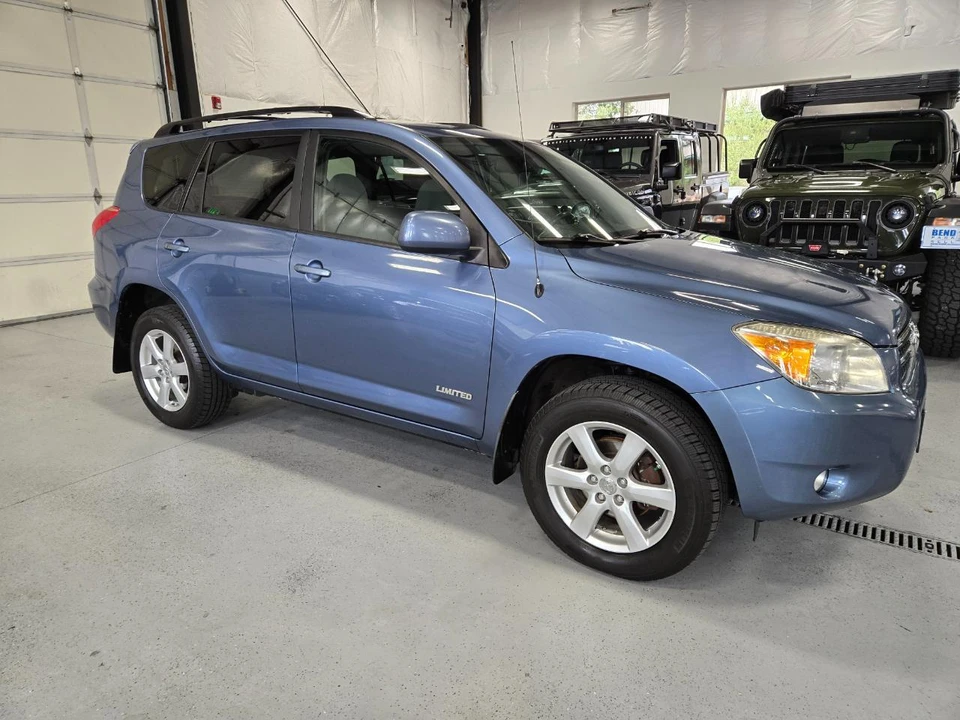 2008 Toyota RAV4 3rd Gen - Image 3 of 17