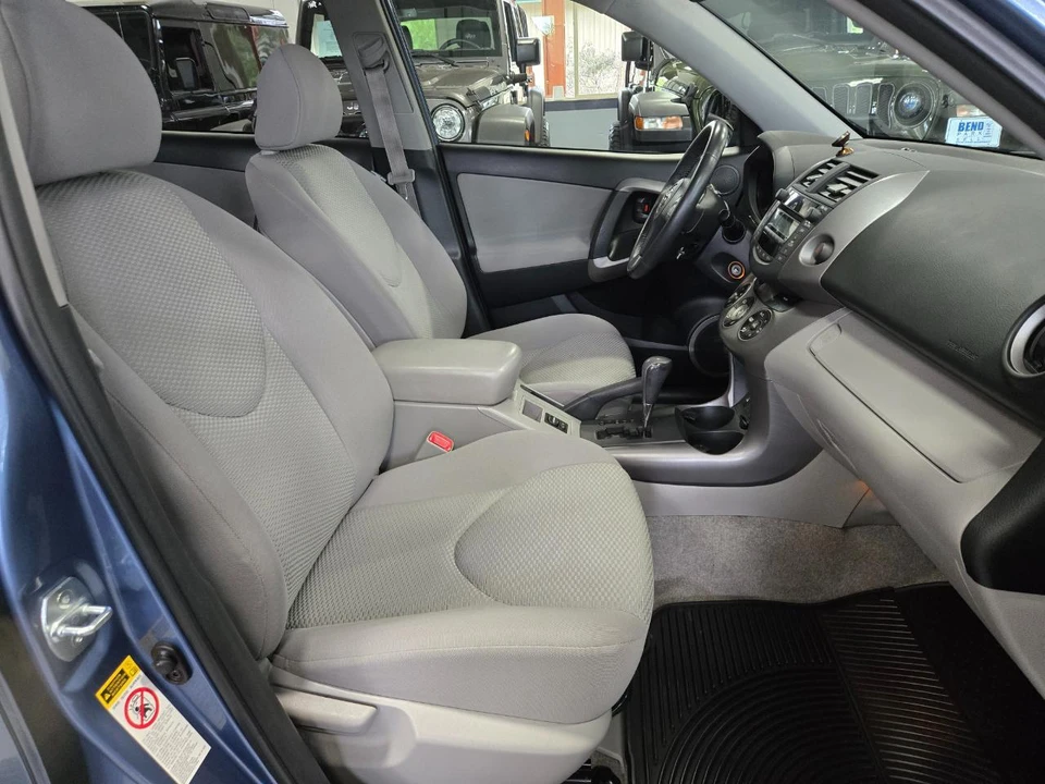2008 Toyota RAV4 3rd Gen - Image 12 of 17