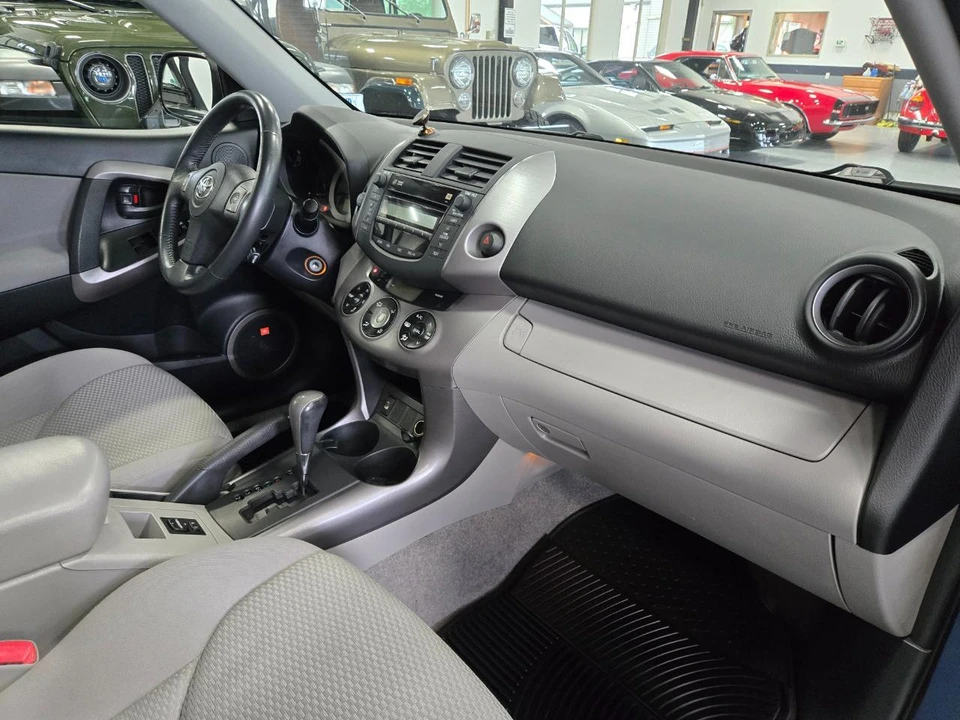2008 Toyota RAV4 3rd Gen - Image 11 of 17
