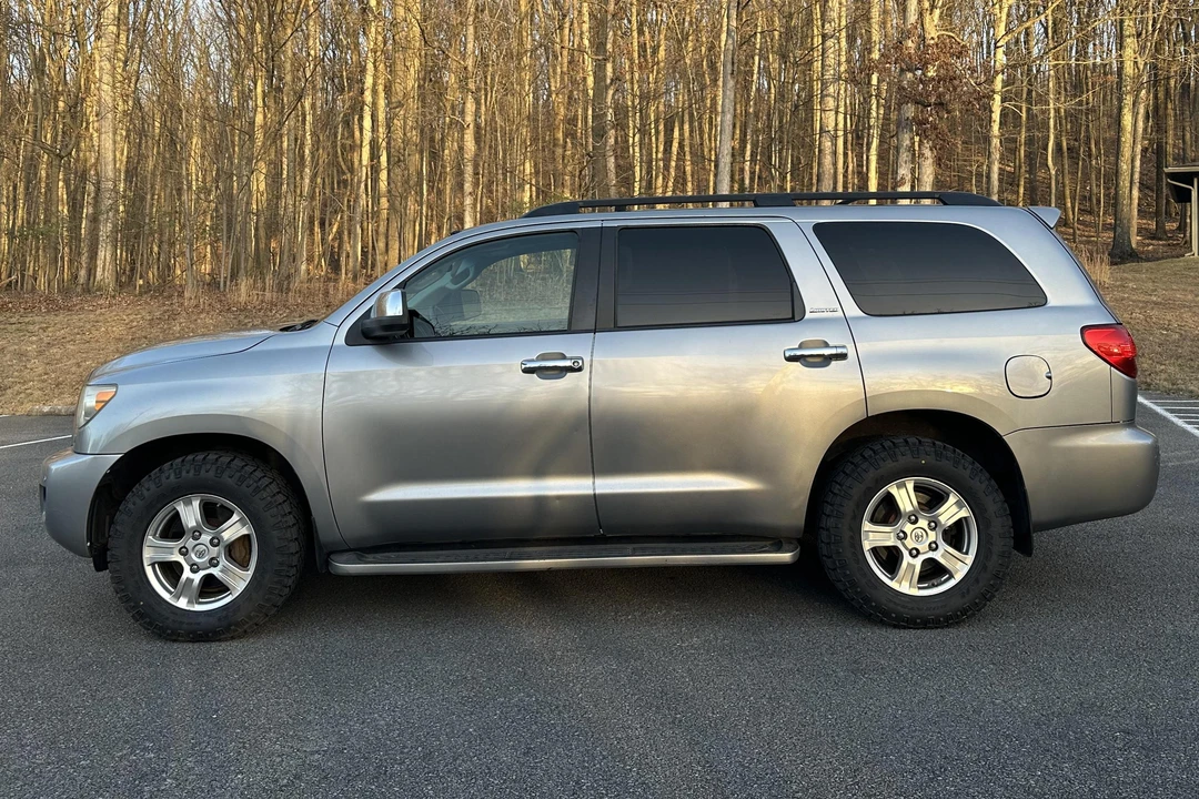 2008 Toyota Sequoia 2nd Gen - Image 3 of 31