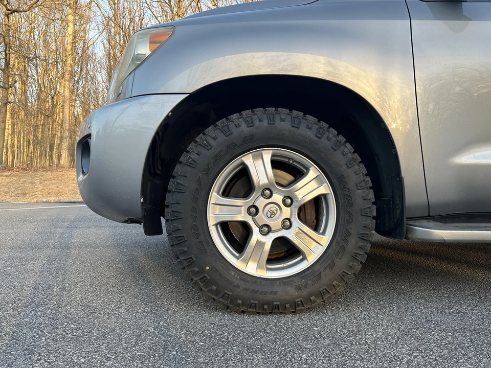 2008 Toyota Sequoia 2nd Gen - Image 28 of 31