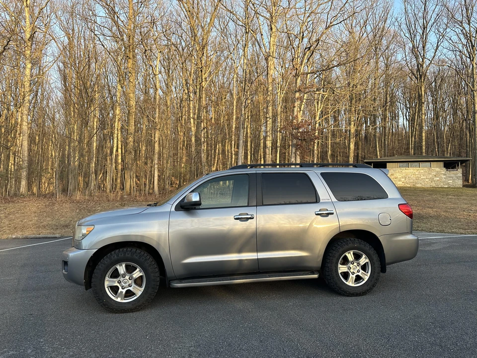 2008 Toyota Sequoia 2nd Gen - Image 12 of 31