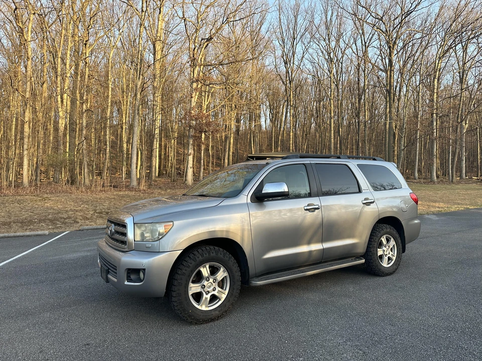 2008 Toyota Sequoia 2nd Gen - Image 10 of 31