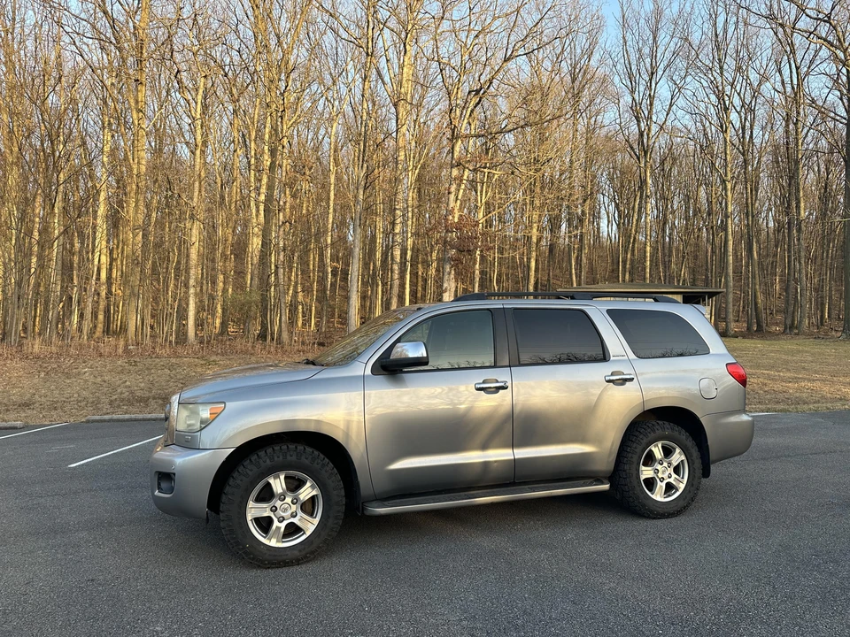 2008 Toyota Sequoia 2nd Gen - Image 11 of 31