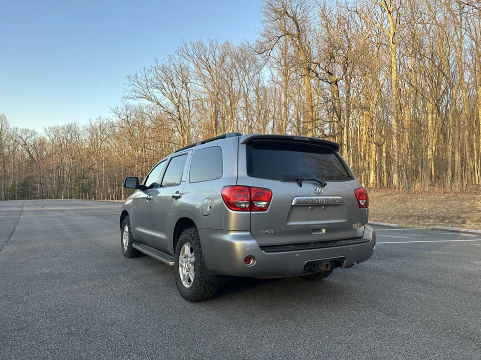 2008 Toyota Sequoia 2nd Gen - Image 14 of 31