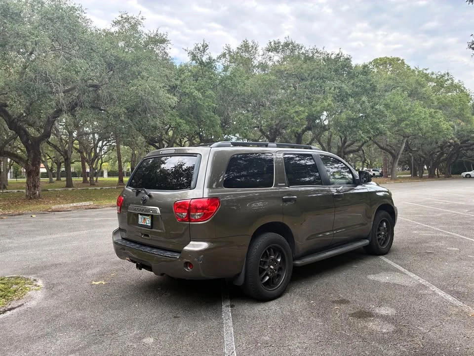 2008 Toyota Sequoia 2nd Gen - Image 2 of 10