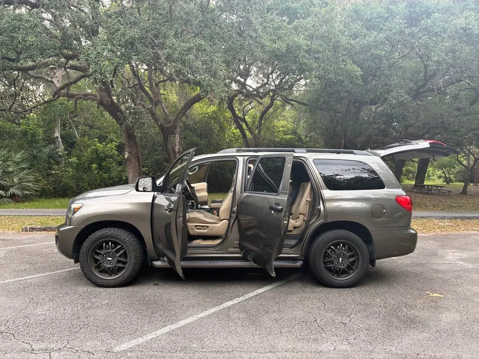2008 Toyota Sequoia 2nd Gen - Image 5 of 10