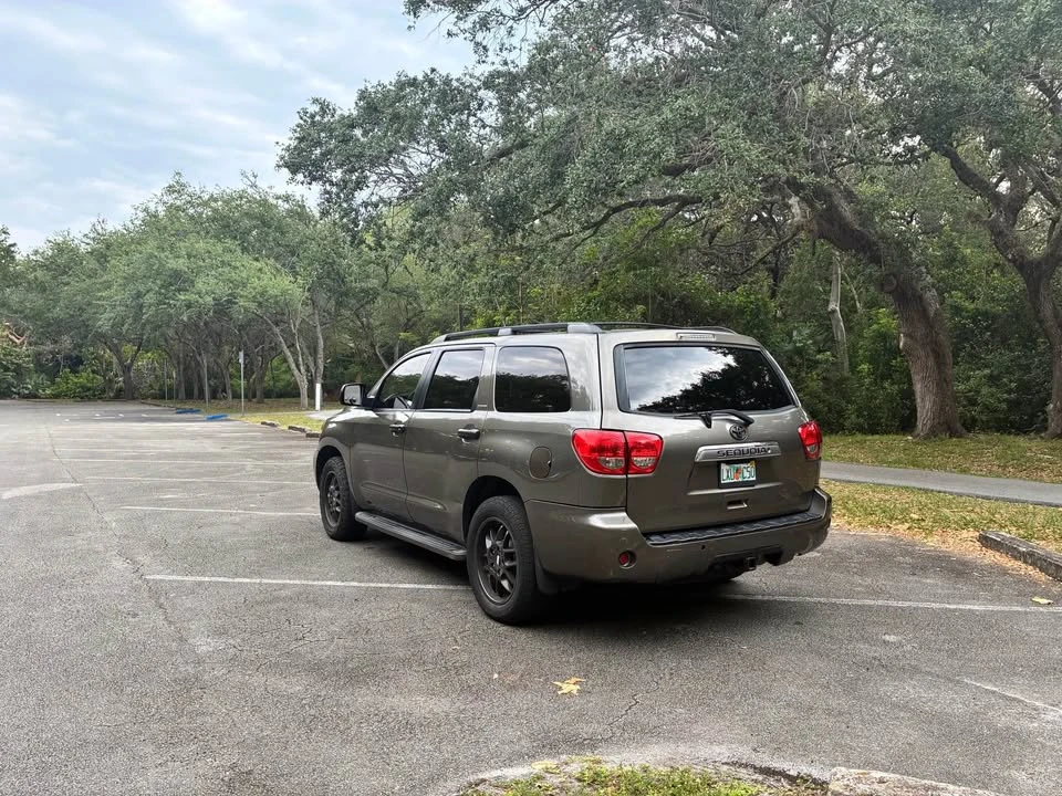 2008 Toyota Sequoia 2nd Gen - Image 3 of 10