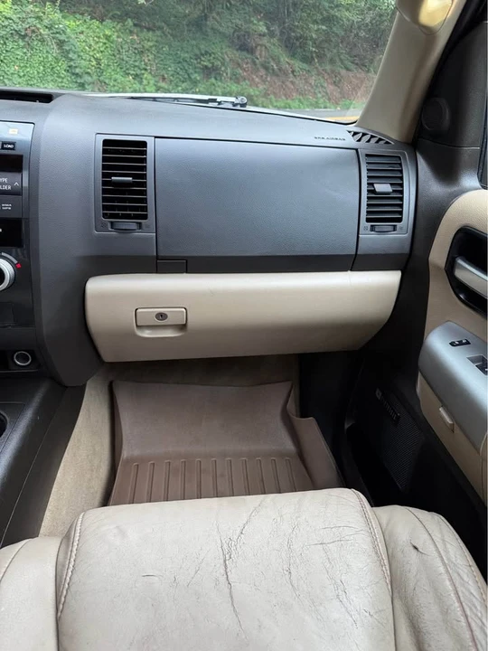 2008 Toyota Sequoia 2nd Gen - Image 13 of 19