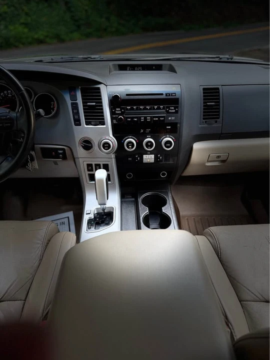 2008 Toyota Sequoia 2nd Gen - Image 11 of 19