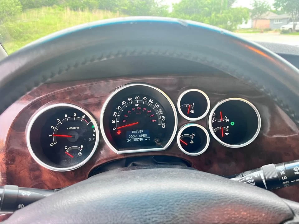 2008 Toyota Sequoia 2nd Gen - Image 2 of 18