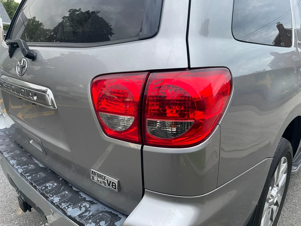 2008 Toyota Sequoia 2nd Gen - Image 23 of 31