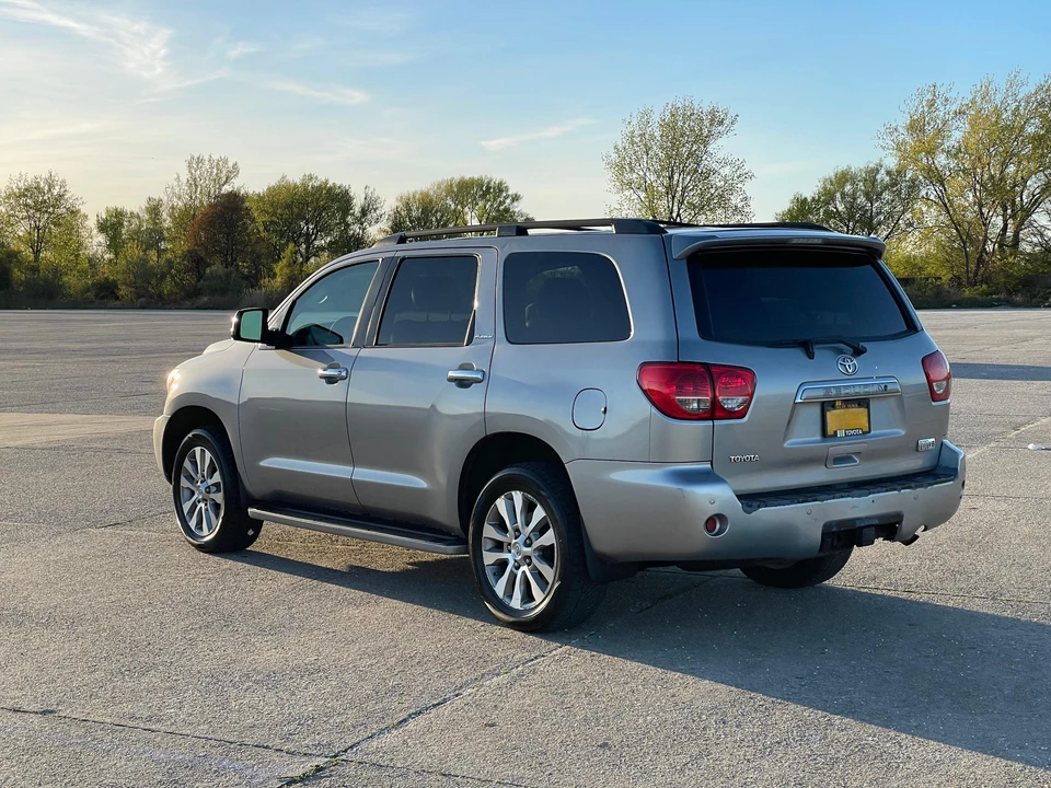 2008 Toyota Sequoia 2nd Gen - Image 7 of 31