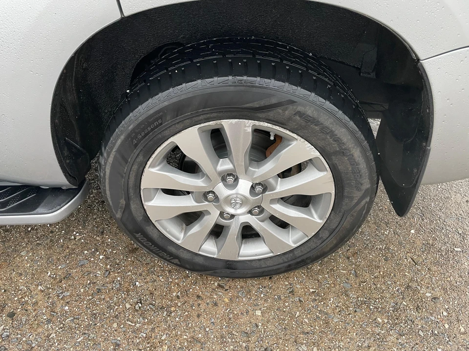 2008 Toyota Sequoia 2nd Gen - Image 29 of 31