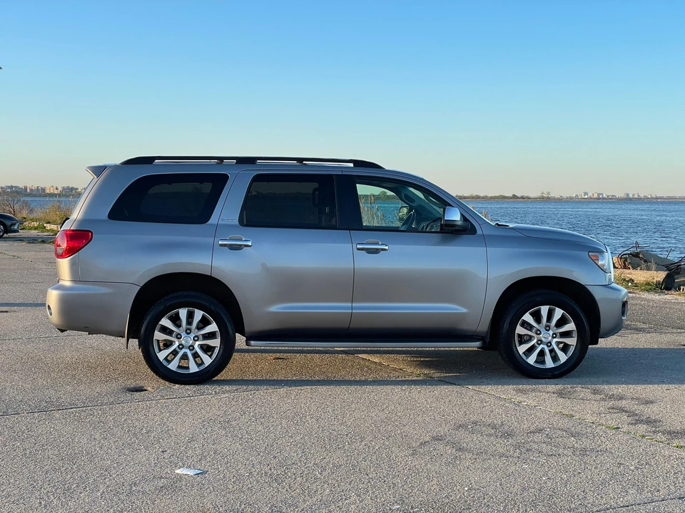 2008 Toyota Sequoia 2nd Gen - Image 10 of 31