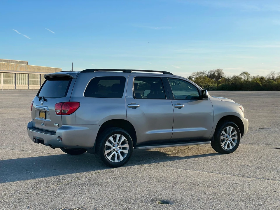 2008 Toyota Sequoia 2nd Gen - Image 8 of 31