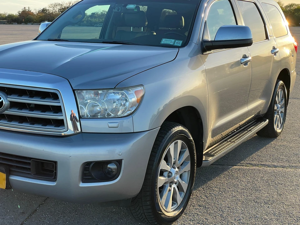 2008 Toyota Sequoia 2nd Gen - Image 15 of 31