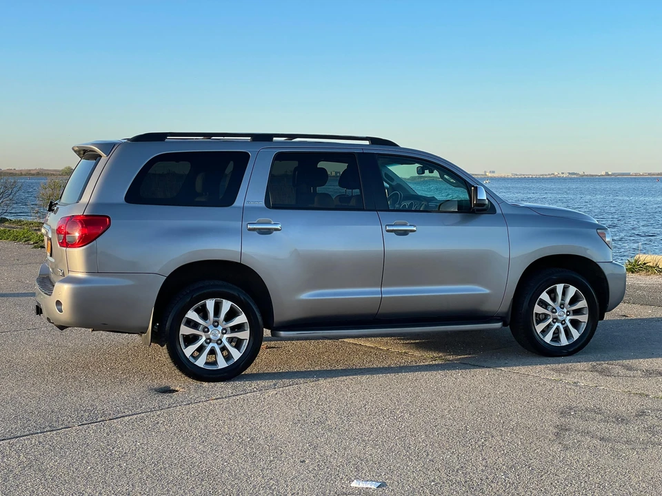 2008 Toyota Sequoia 2nd Gen - Image 9 of 31