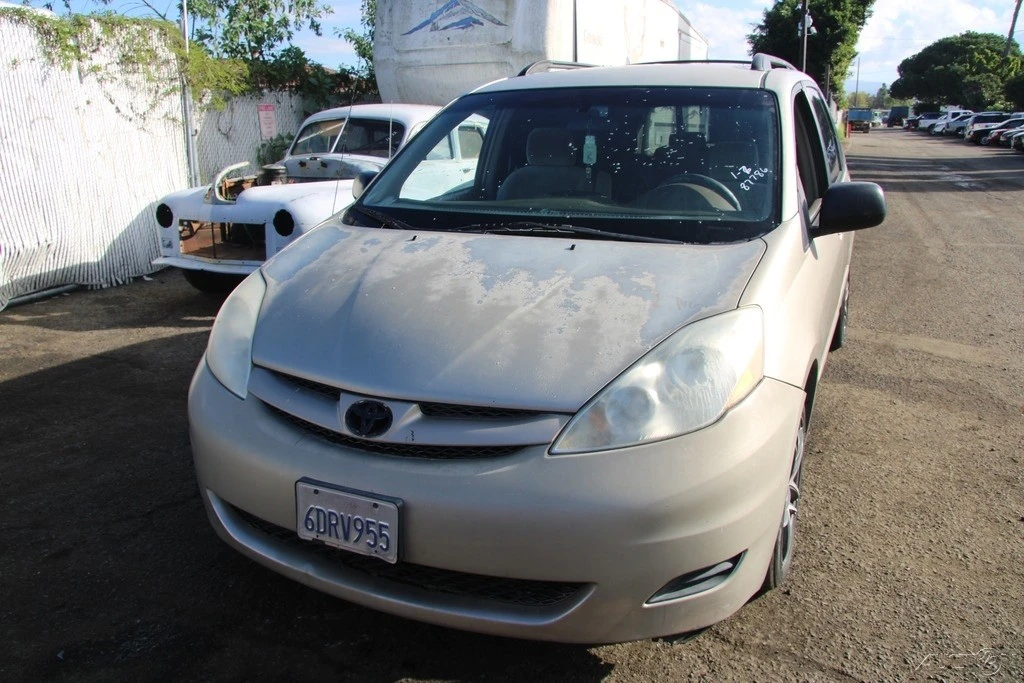 2008 Toyota Sienna 2nd Gen - Image 10 of 21