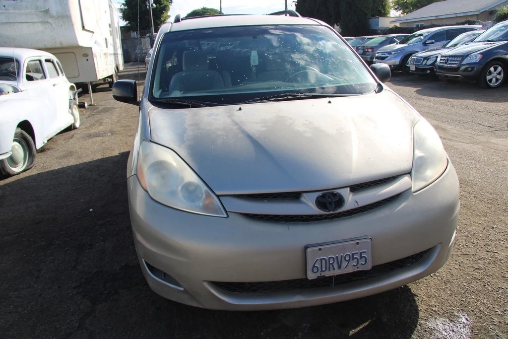 2008 Toyota Sienna 2nd Gen - Image 9 of 21
