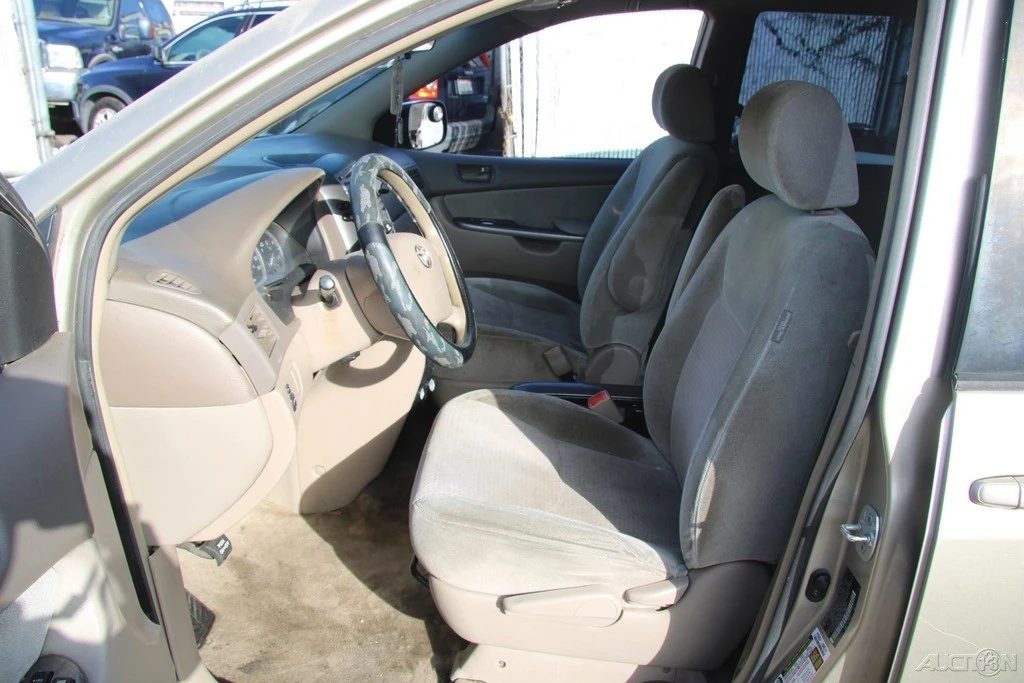 2008 Toyota Sienna 2nd Gen - Image 13 of 21