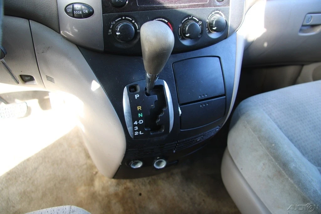 2008 Toyota Sienna 2nd Gen - Image 18 of 21