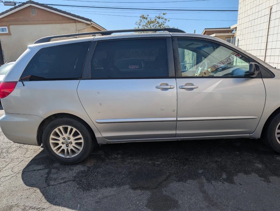 2008 Toyota Sienna 2nd Gen - Image 8 of 13