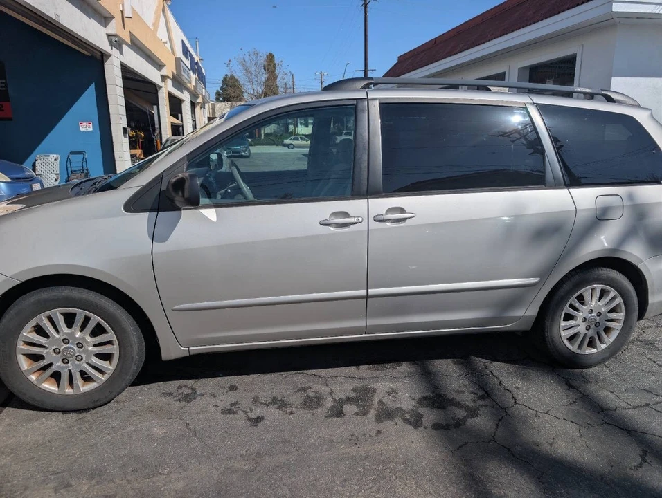 2008 Toyota Sienna 2nd Gen - Image 4 of 13