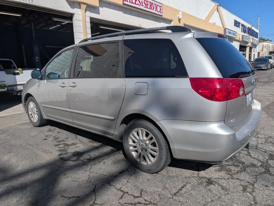 2008 Toyota Sienna 2nd Gen - Image 5 of 13