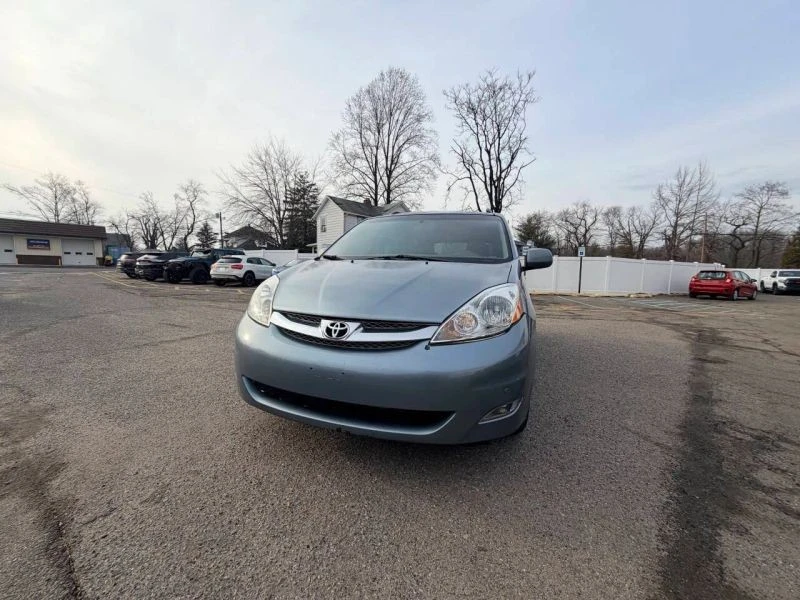 2008 Toyota Sienna 2nd Gen - Image 2 of 12