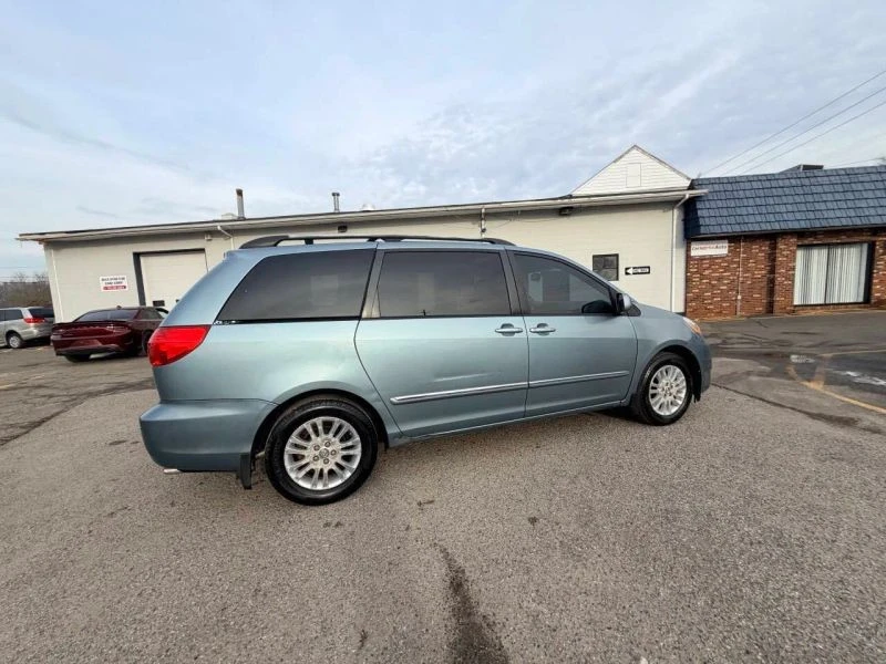 2008 Toyota Sienna 2nd Gen - Image 9 of 12