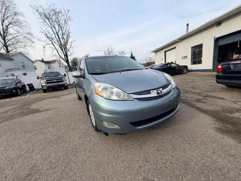 2008 Toyota Sienna 2nd Gen - Image 5 of 12