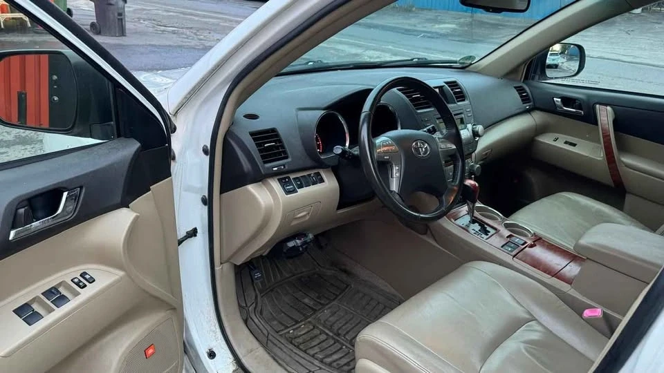 2008 Toyota Highlander - Image 9 of 20