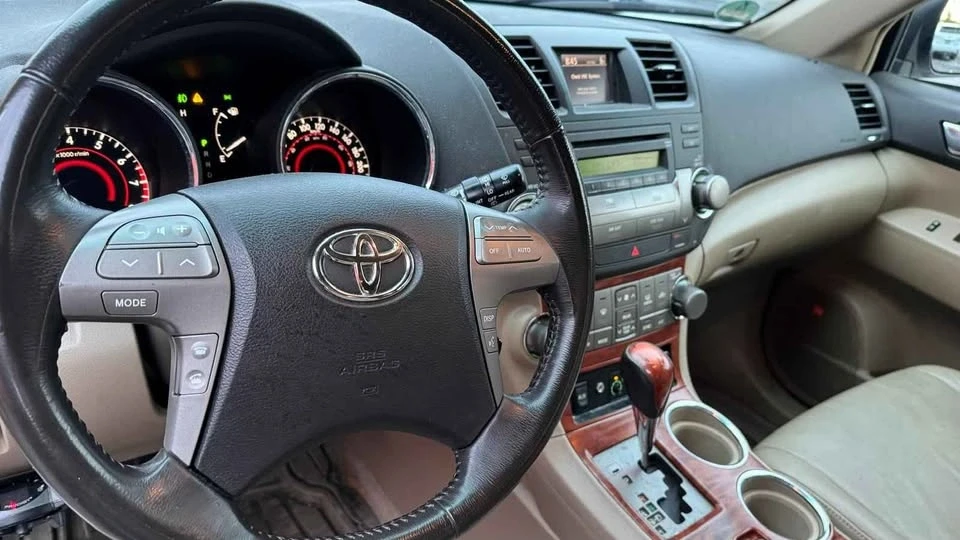 2008 Toyota Highlander - Image 10 of 20