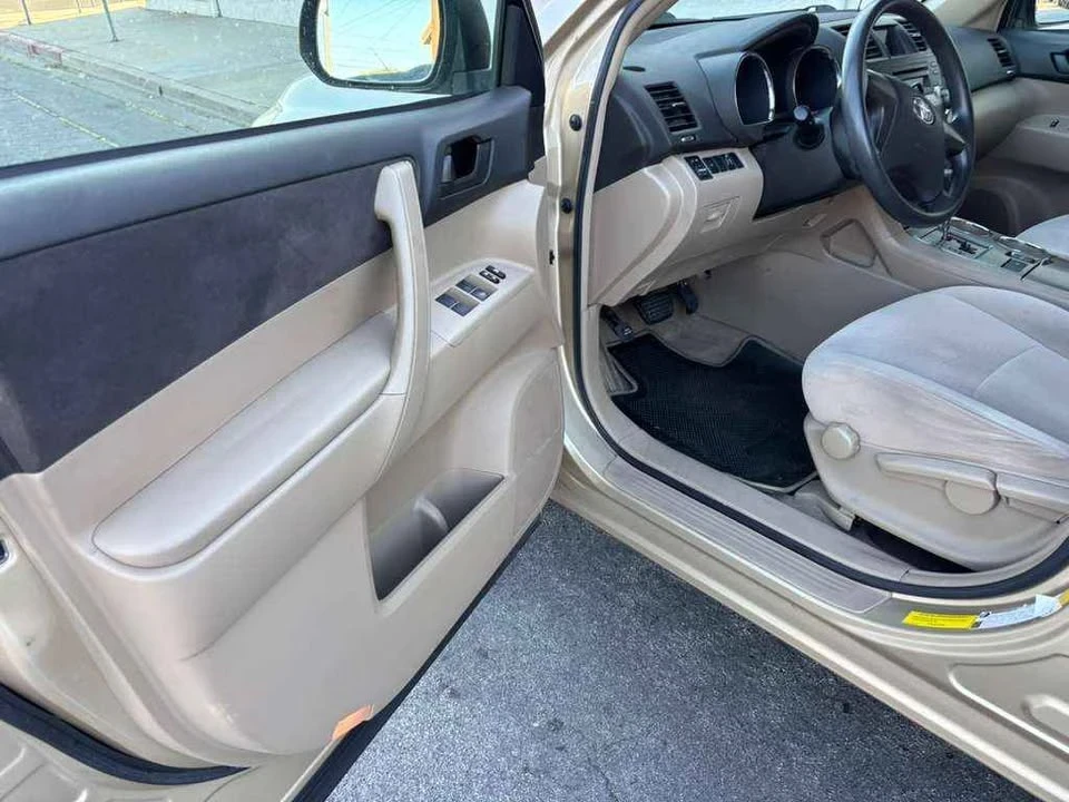 2008 Toyota Highlander - Image 10 of 19