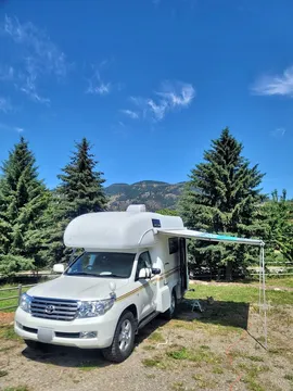 2008 Toyota Land Cruiser 200 Series KATO 4-Season Camper