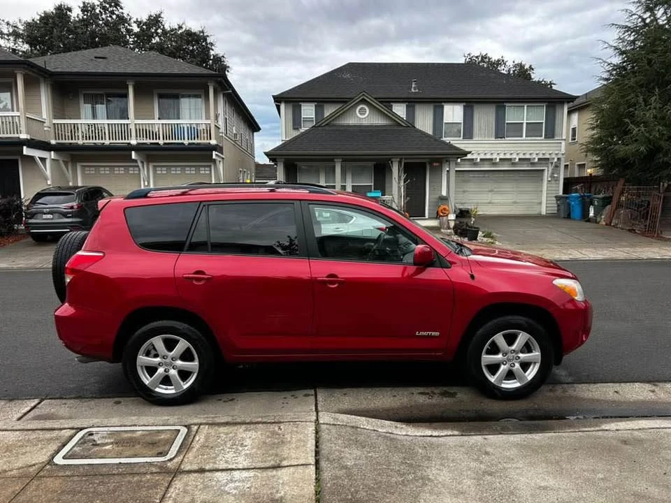 2008 Toyota RAV4 3rd Gen - Image 4 of 8