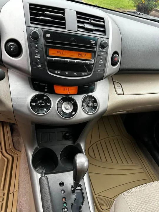 2008 Toyota RAV4 3rd Gen - Image 6 of 8