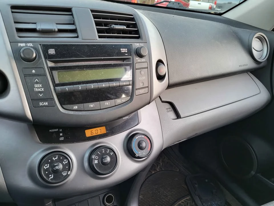2008 Toyota RAV4 3rd Gen - Image 13 of 16