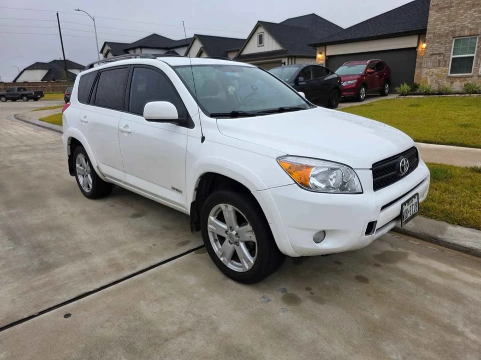 2008 Toyota RAV4 3rd Gen - Image 2 of 11