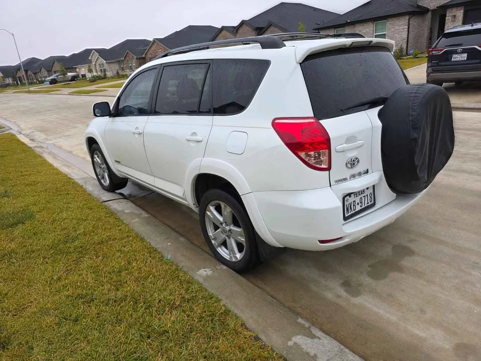 2008 Toyota RAV4 3rd Gen - Image 5 of 11