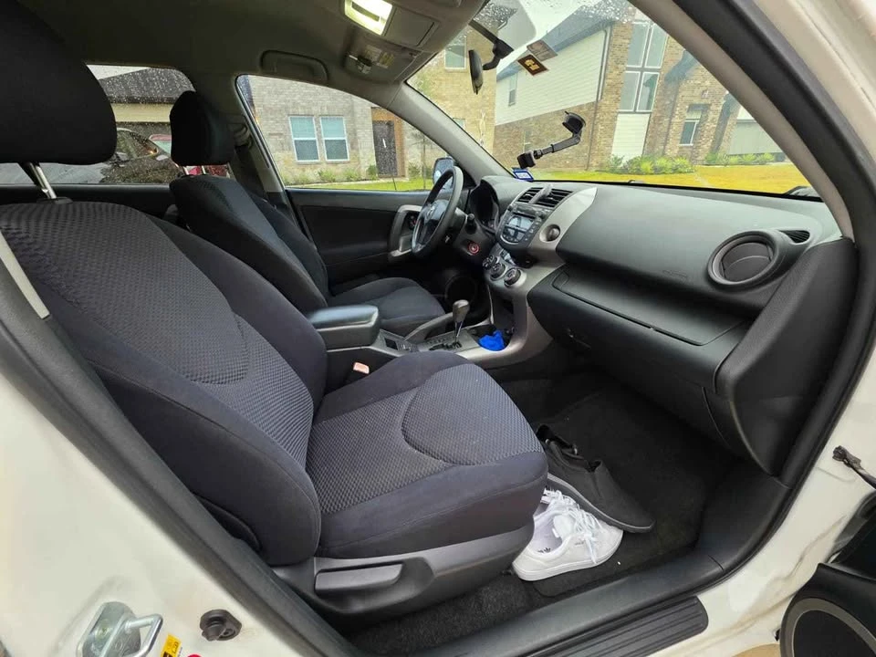 2008 Toyota RAV4 3rd Gen - Image 9 of 11