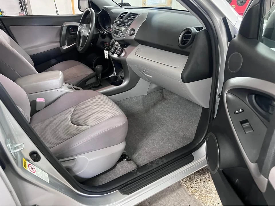 2008 Toyota RAV4 3rd Gen - Image 12 of 13
