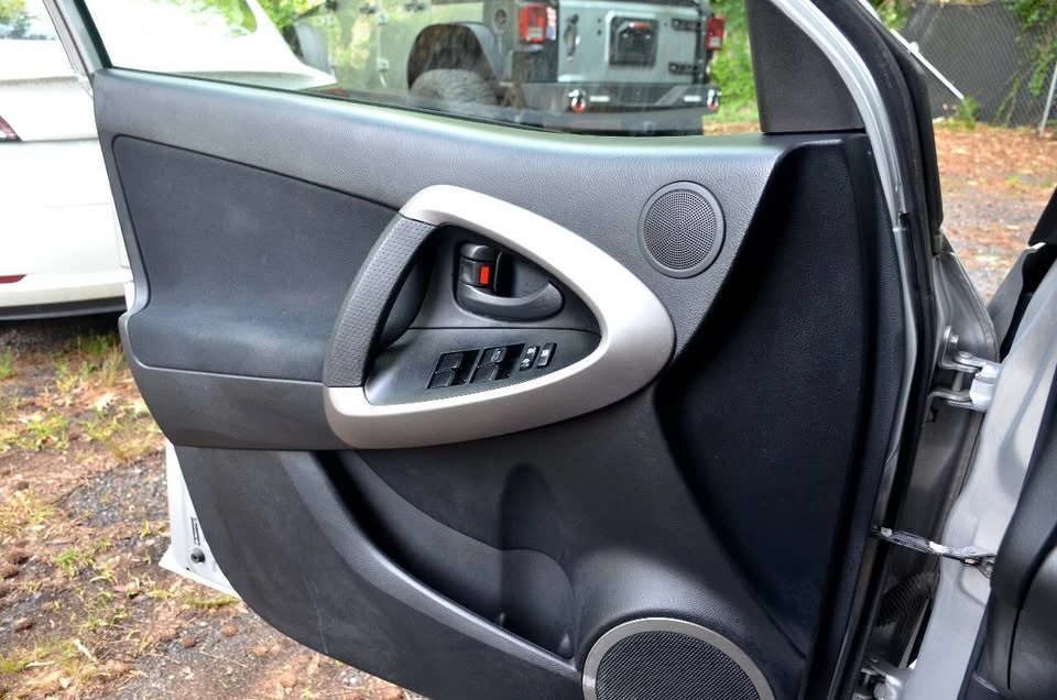 2008 Toyota RAV4 3rd Gen - Image 10 of 14
