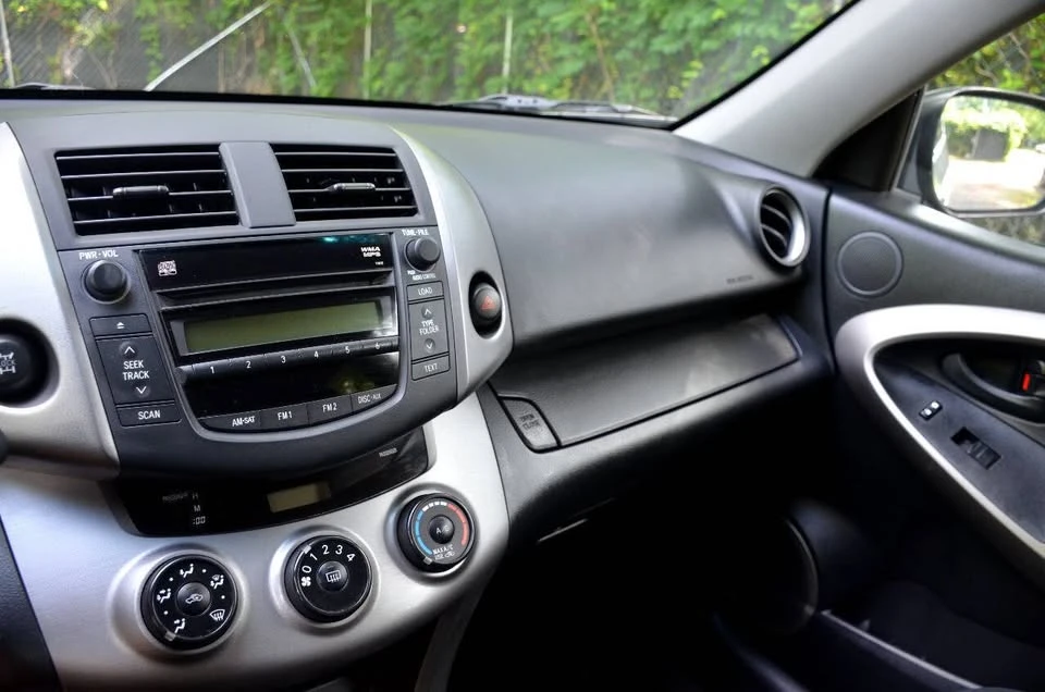 2008 Toyota RAV4 3rd Gen - Image 11 of 14