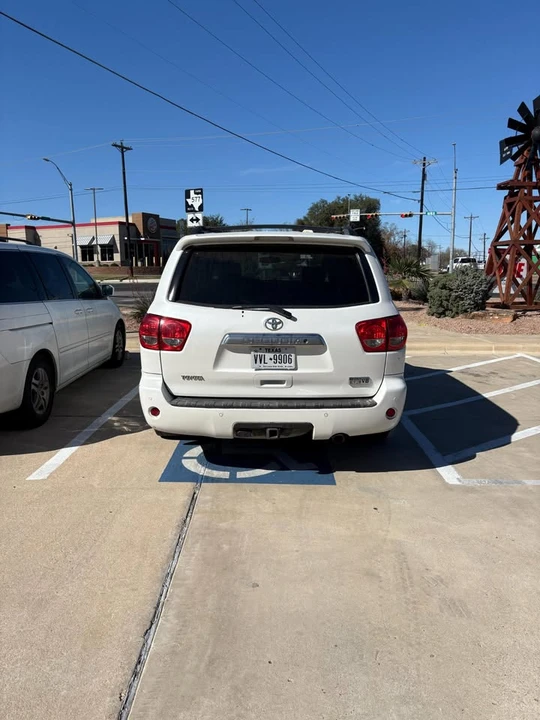 2008 Toyota Sequoia 2nd Gen - Image 6 of 11