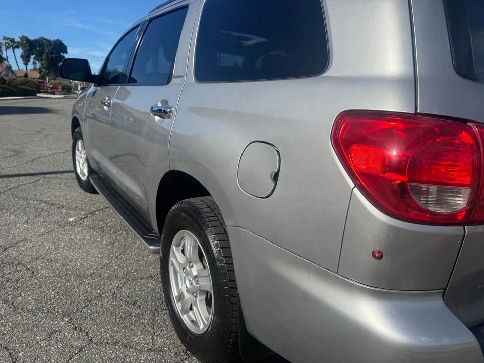 2008 Toyota Sequoia 2nd Gen - Image 5 of 14