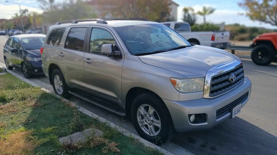 2008 Toyota Sequoia 2nd Gen - Image 3 of 12