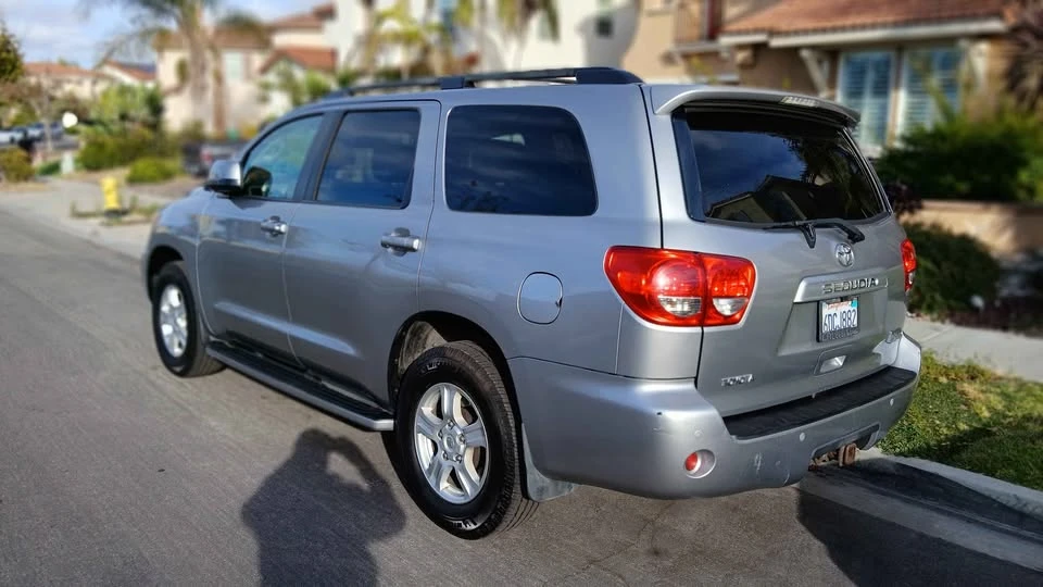 2008 Toyota Sequoia 2nd Gen - Image 5 of 12